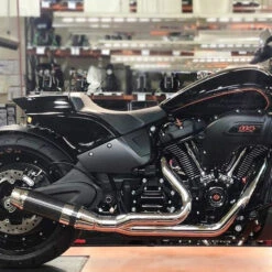 D&D 640Z-32 M8 Bob Cat 2:1 Slip-on Exhaust, Chrome For Harley Wide Tire Softail '18-