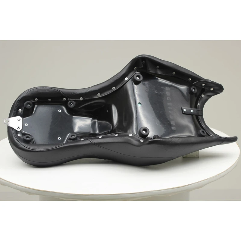 Mustang 75971 Standard Touring One-Piece Seat, Black For Victory Octane '16-'17 - Image 2